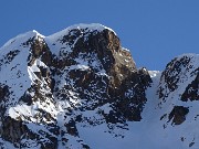 67 Monte Cabianca, ben visibile il ripido canalino 